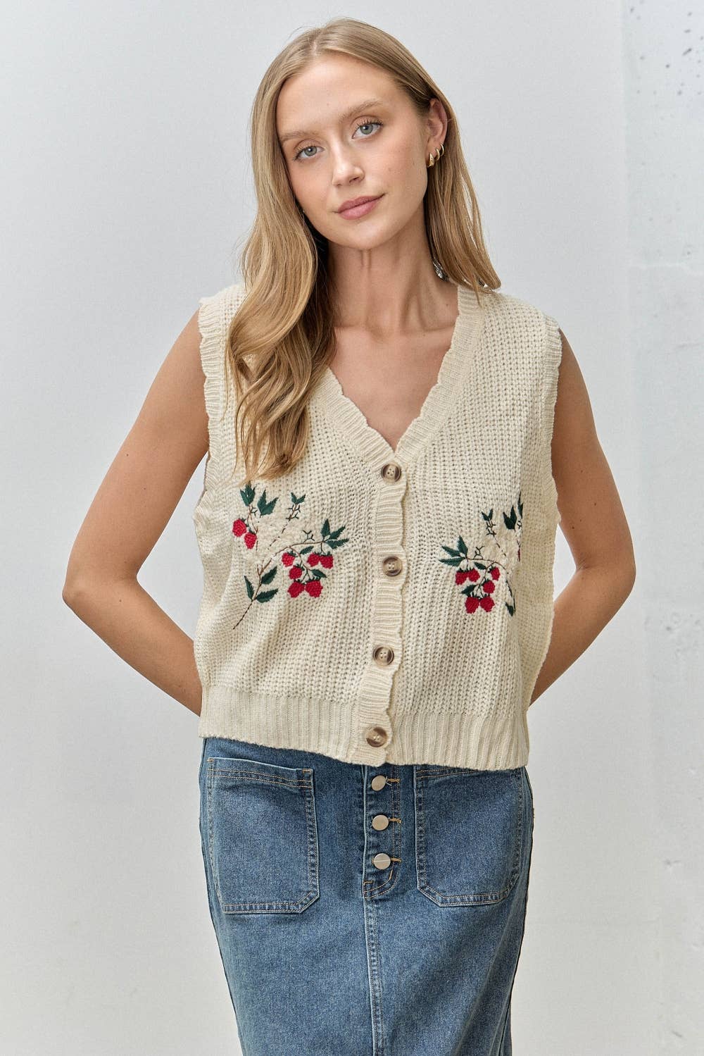 Final Sale-Embroidered V-Neck Sweater Vest