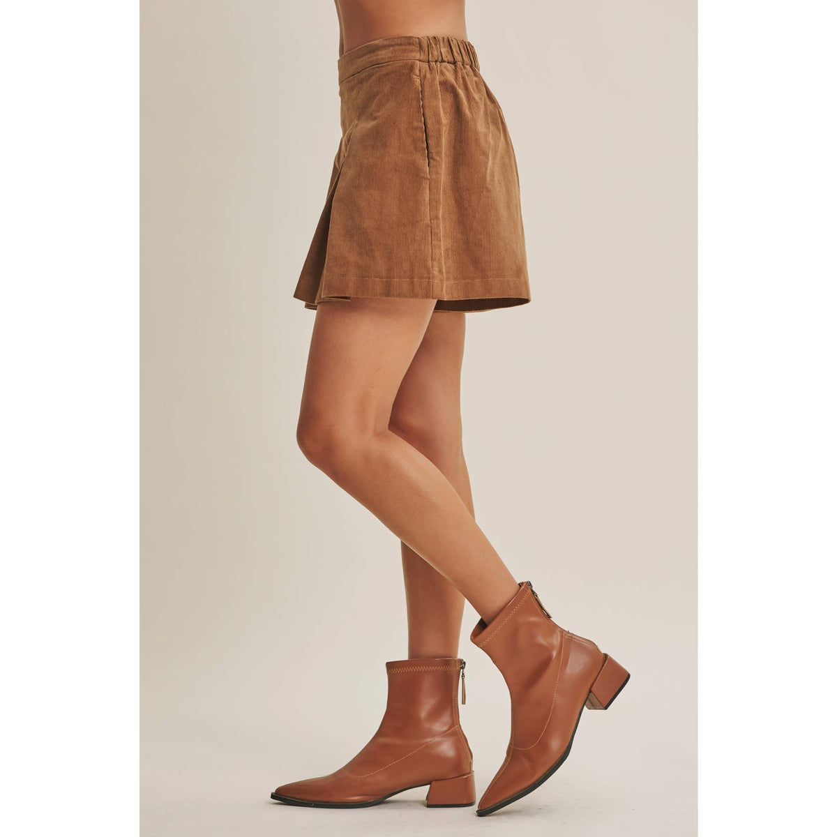 Corduroy Pleated Shorts