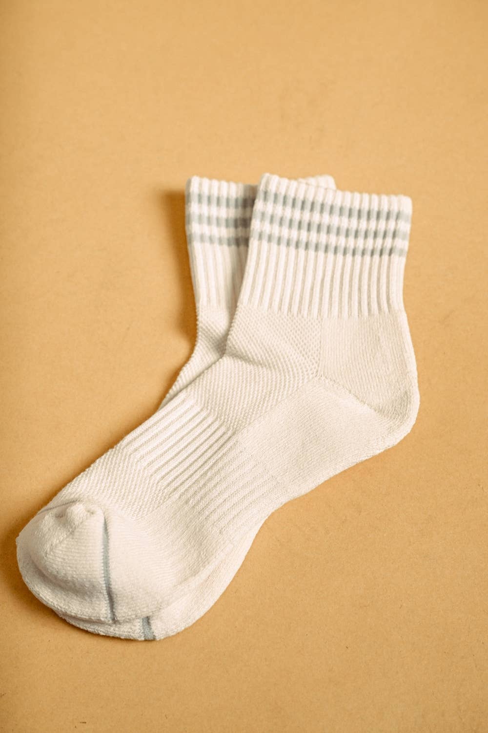 Final Sale-Ankle Socks with Stripe