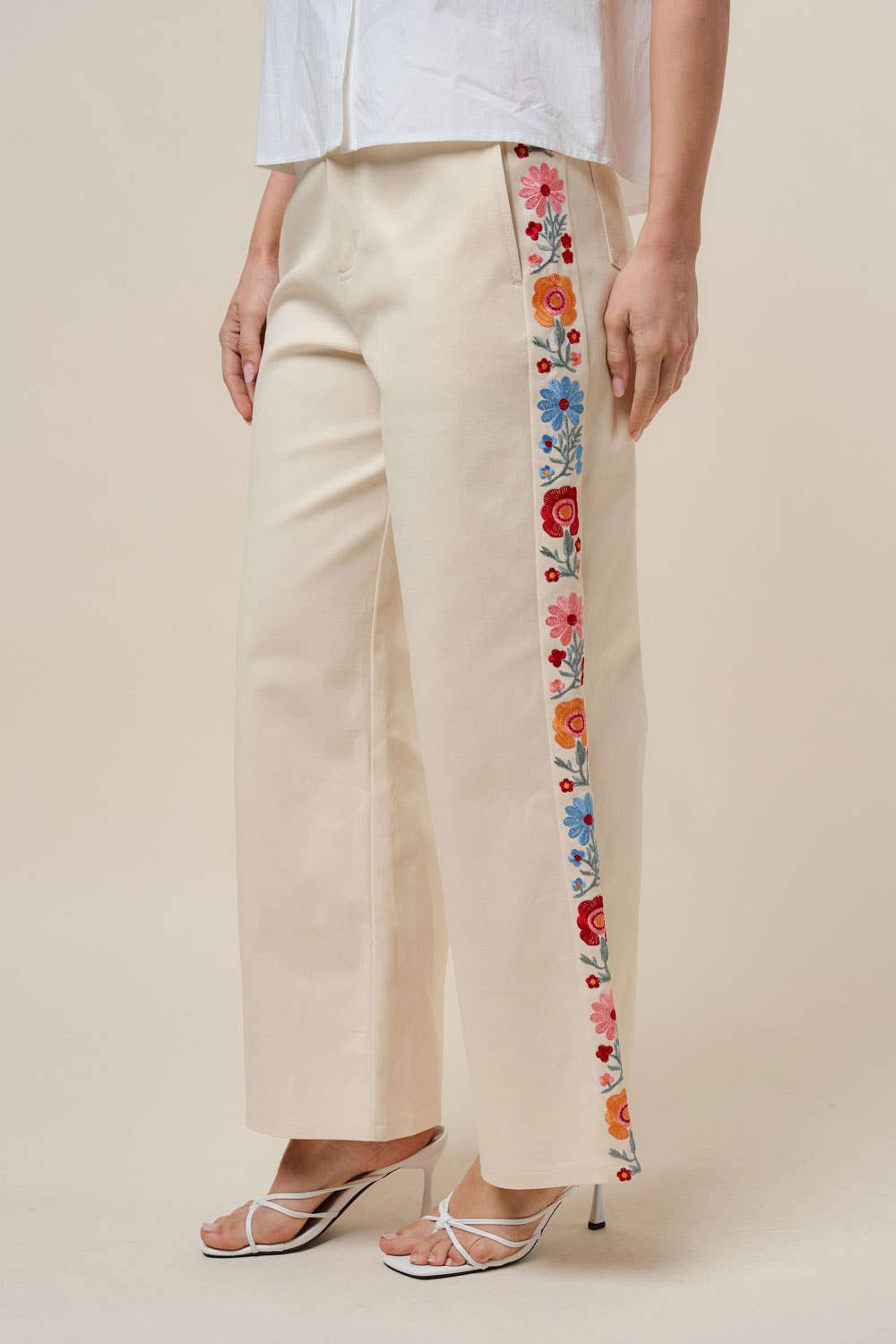 Final Sale-Floral Embroidered Pants