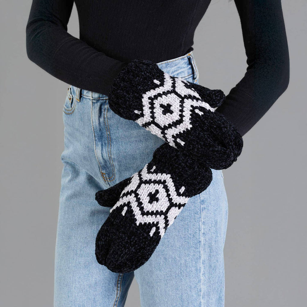 Black & Lt. Gray Patterned Chenille Mittens