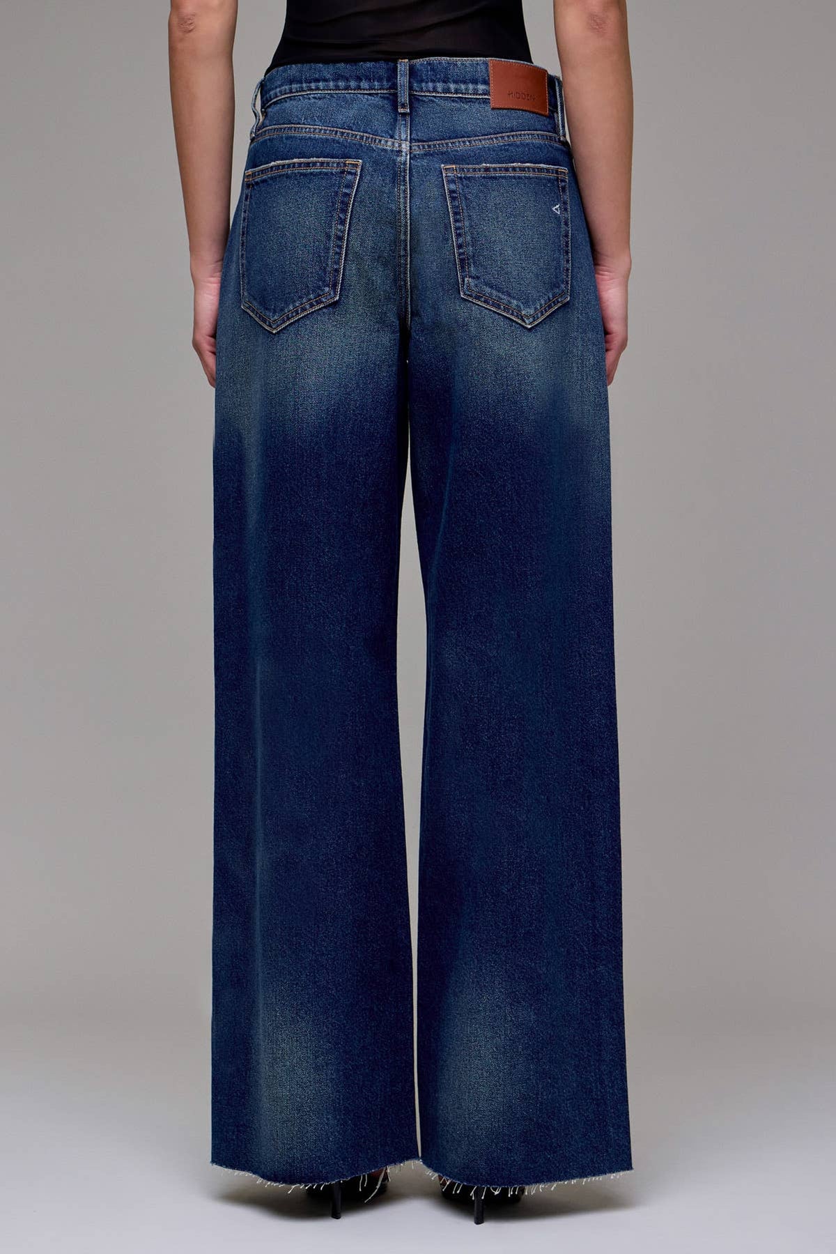 Amelia Crossover Jean